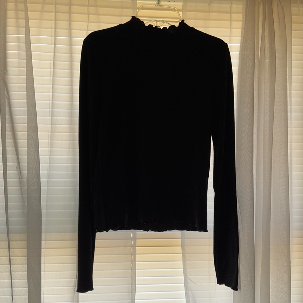 Gently worn F21 long sleeve